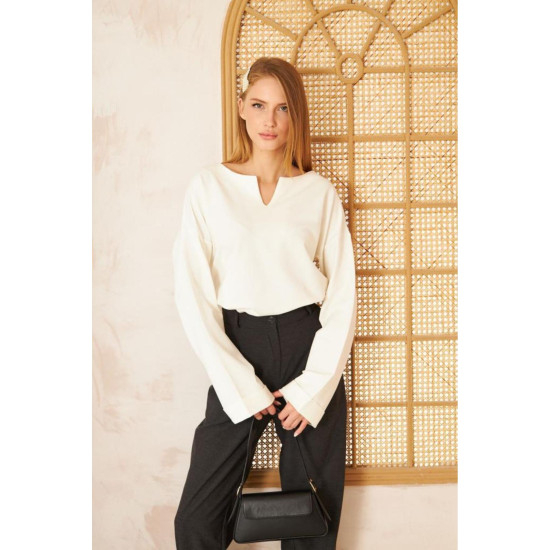 Pasaklı Giyim Kadın Duble Kol / Yakası Yırtmaçlı Salaş Sweatshirt Beyaz