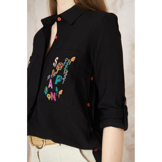 Pasaklı Giyim Kadın Premium Keten Harf Nakış Işlemeli Yanları Düğme Arkası Oval Gömlek Siyah