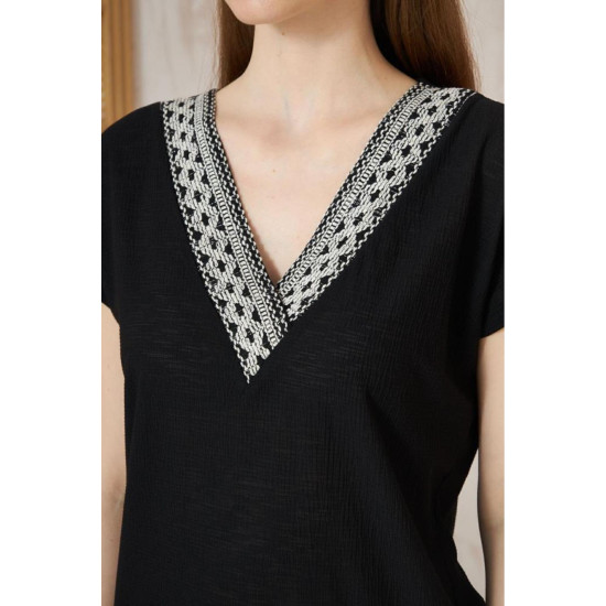 Pasaklı Giyim Kadın Özel İnce Kumaş Bluz-Nakış Detaylı Siyah