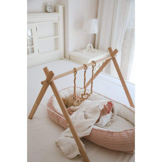 Dery Baby Babynest Bebek Yatağı + Ahşap Oyun Alanı Baby Gym + Sallanan Oyuncaklar Dahil