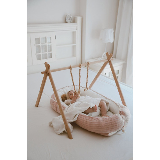 Dery Baby Babynest Bebek Yatağı + Ahşap Oyun Alanı Baby Gym + Sallanan Oyuncaklar Dahil