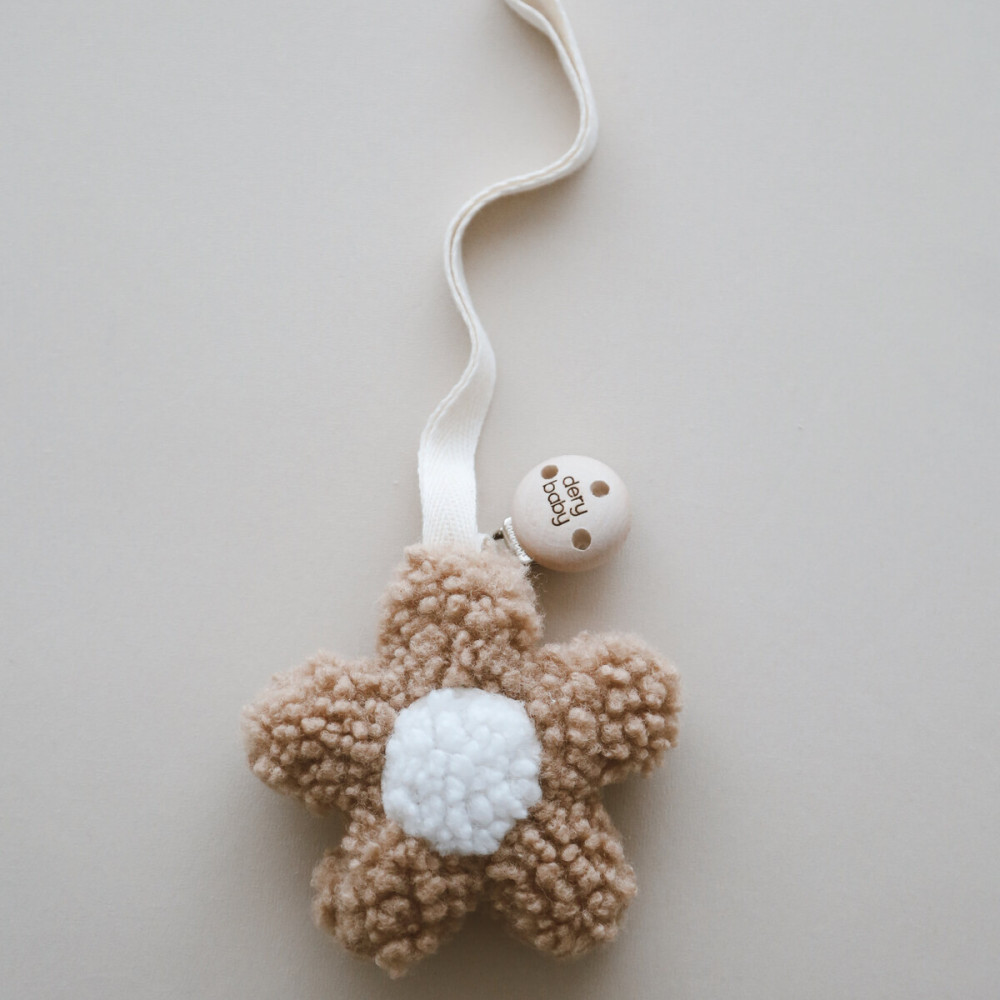 Dery Baby Teddy Moon Kahve Papatya Klipsli Emzik Askısı - Antialerjik ve Yumuşak Dokulu