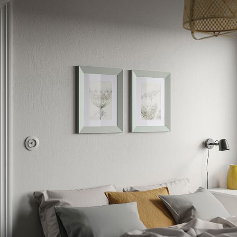 IKEA PLOMMONTRÄD - renkli çerçeve, 30x40 cm (soluk gri-yeşil)